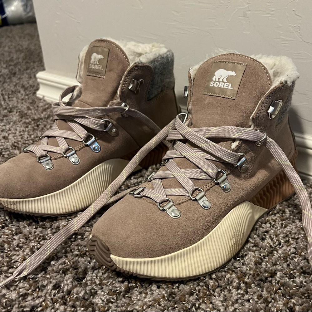 Sorel Women's Tan Ankle Boots Waterproof